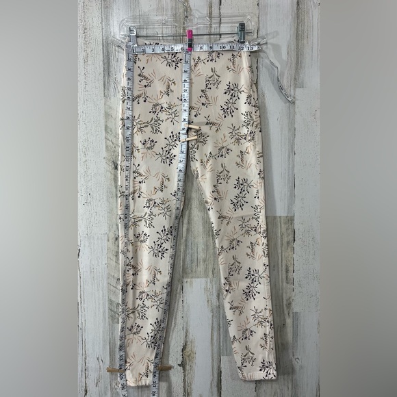 Lysse Cream Floral Print Stretch Leggings with Pockets Ab Control Size Small - Picture 4 of 12